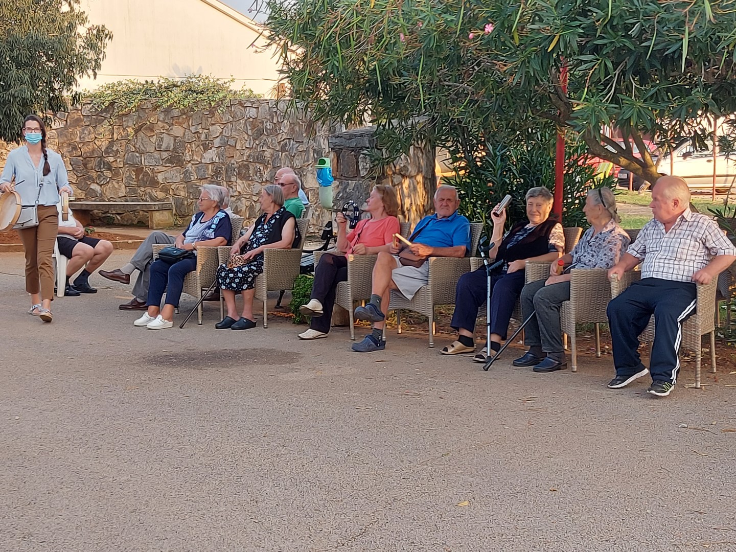 Večernjim koncertom štićenici Doma za starije i nemoćne Novigrad ušli u završnicu projekta iz muzikoterapije